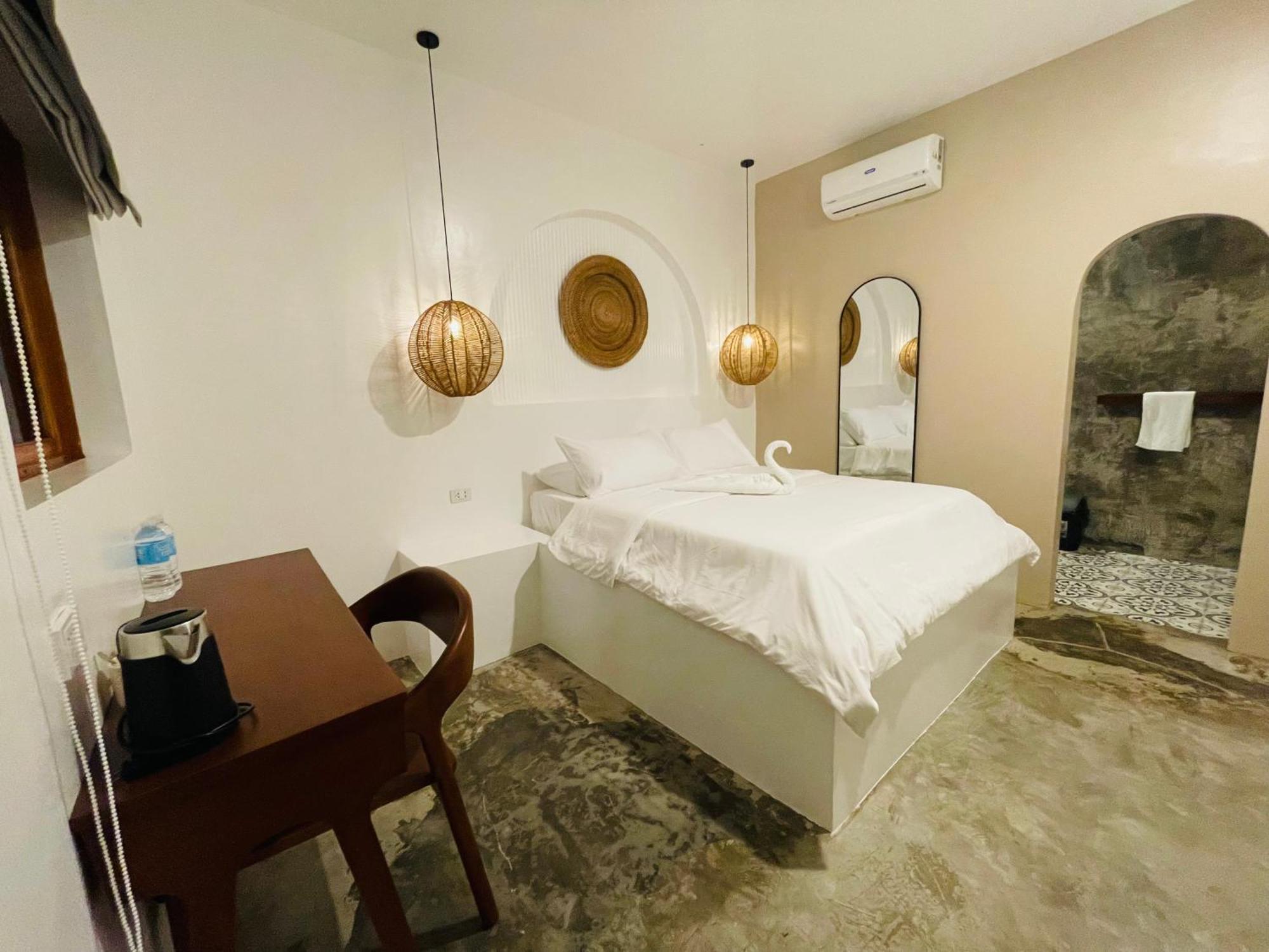 Maayong Hostel (Adults Only) Moalboal Esterno foto