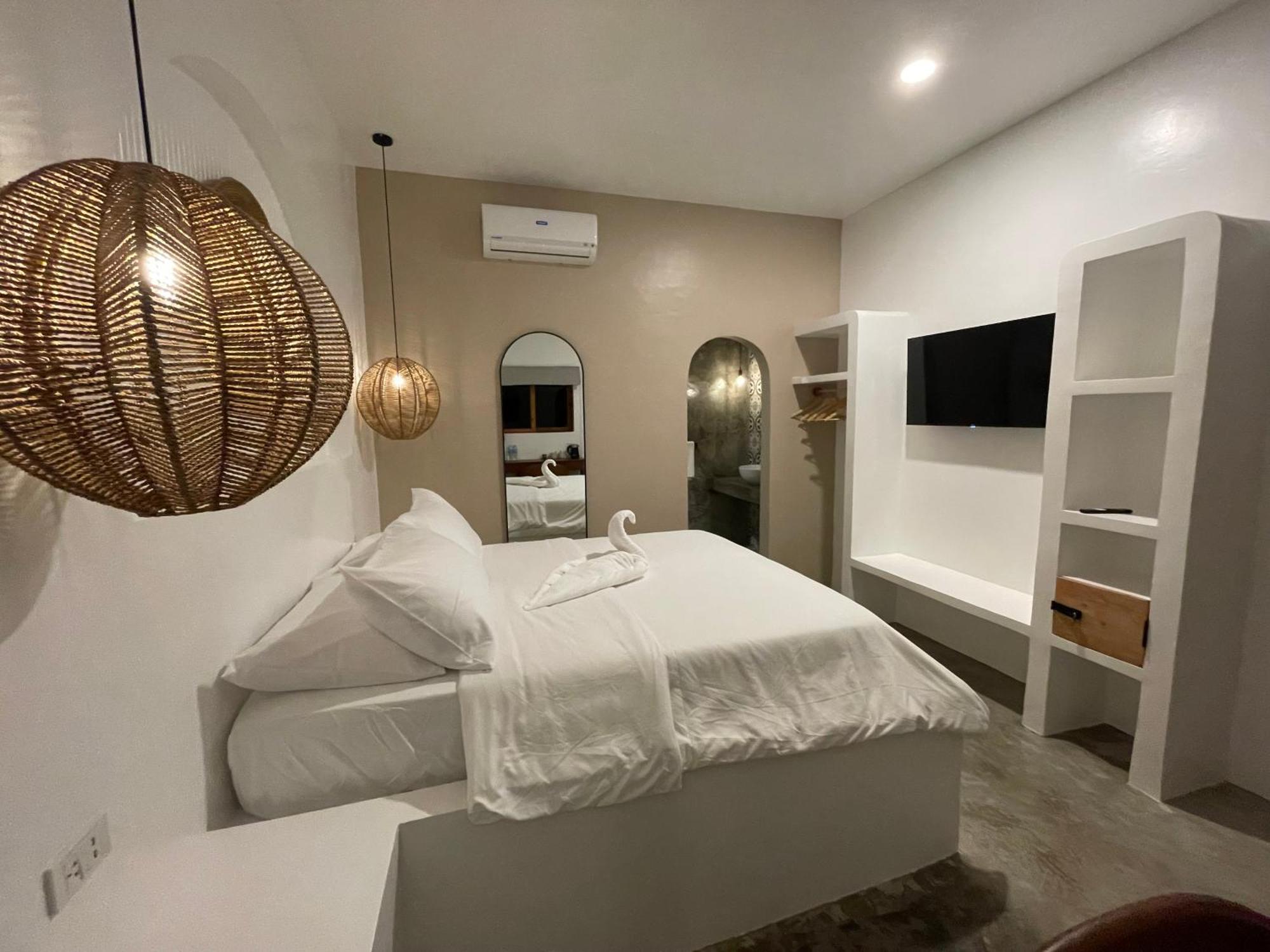 Maayong Hostel (Adults Only) Moalboal Esterno foto