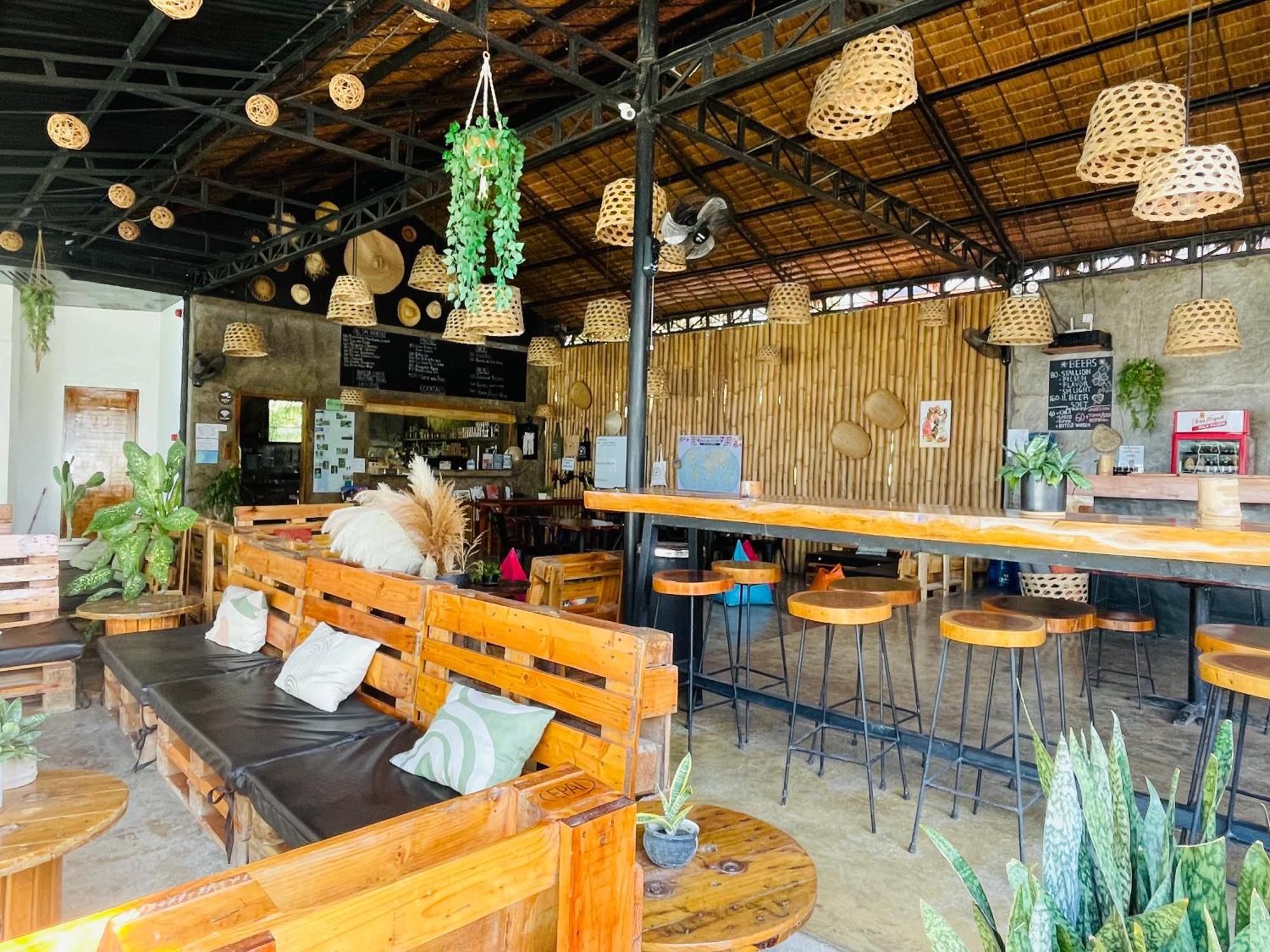 Maayong Hostel (Adults Only) Moalboal Esterno foto