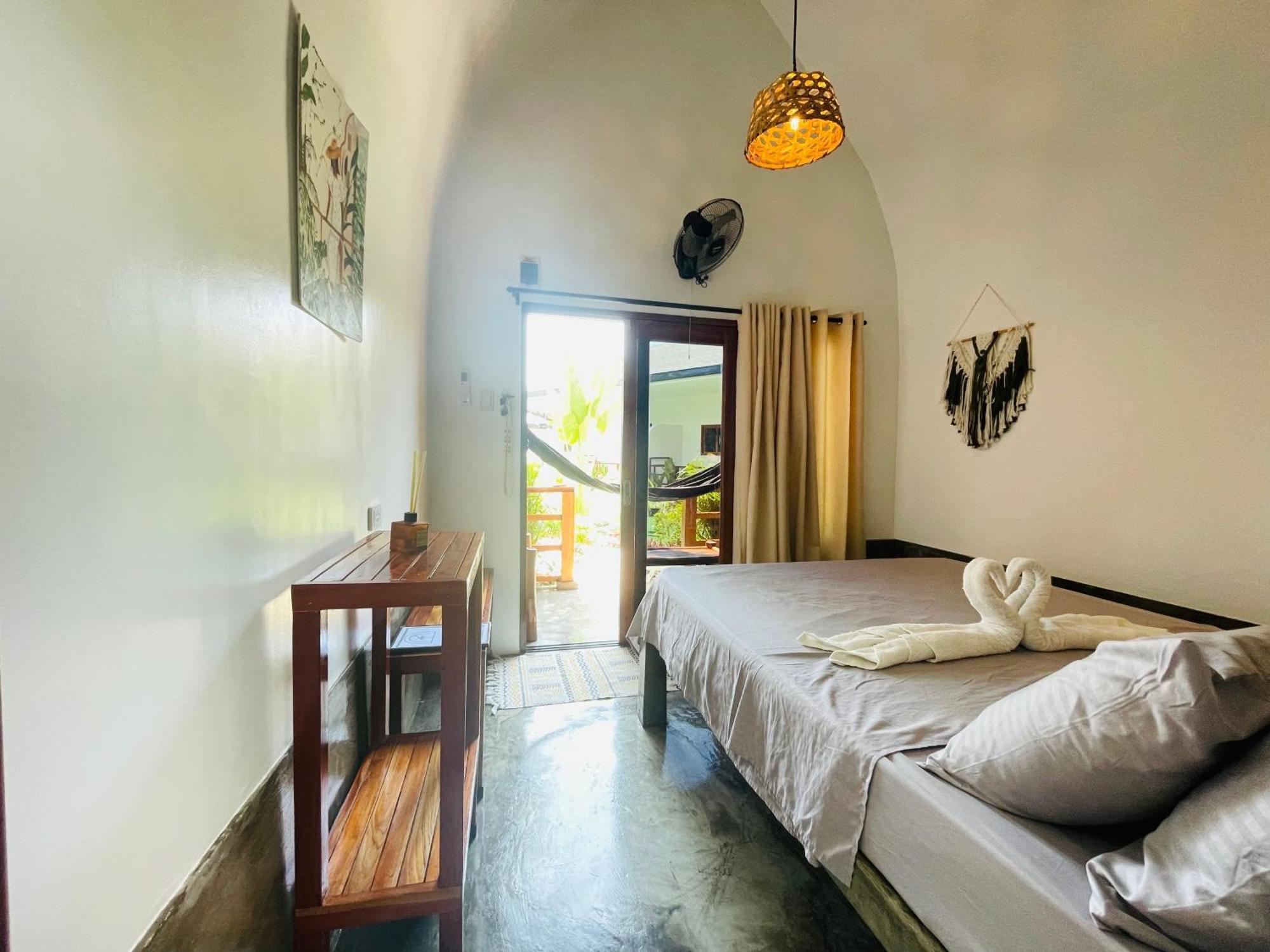 Maayong Hostel (Adults Only) Moalboal Esterno foto