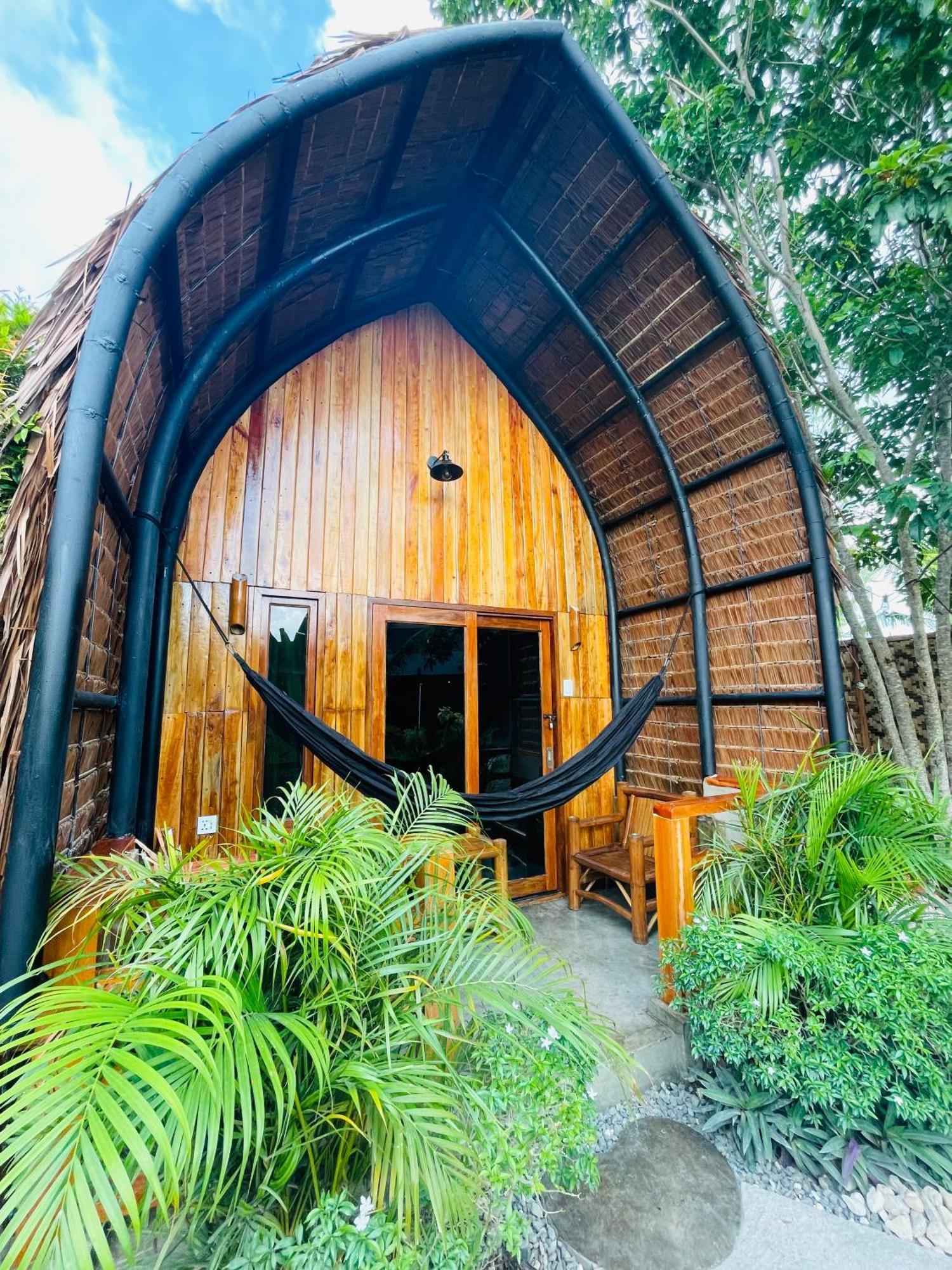 Maayong Hostel (Adults Only) Moalboal Esterno foto